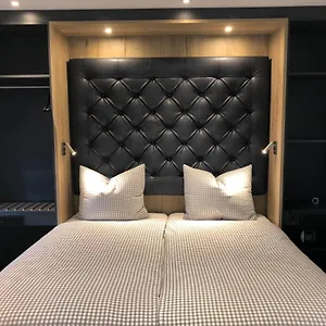 **** Отель Deluxe Германия